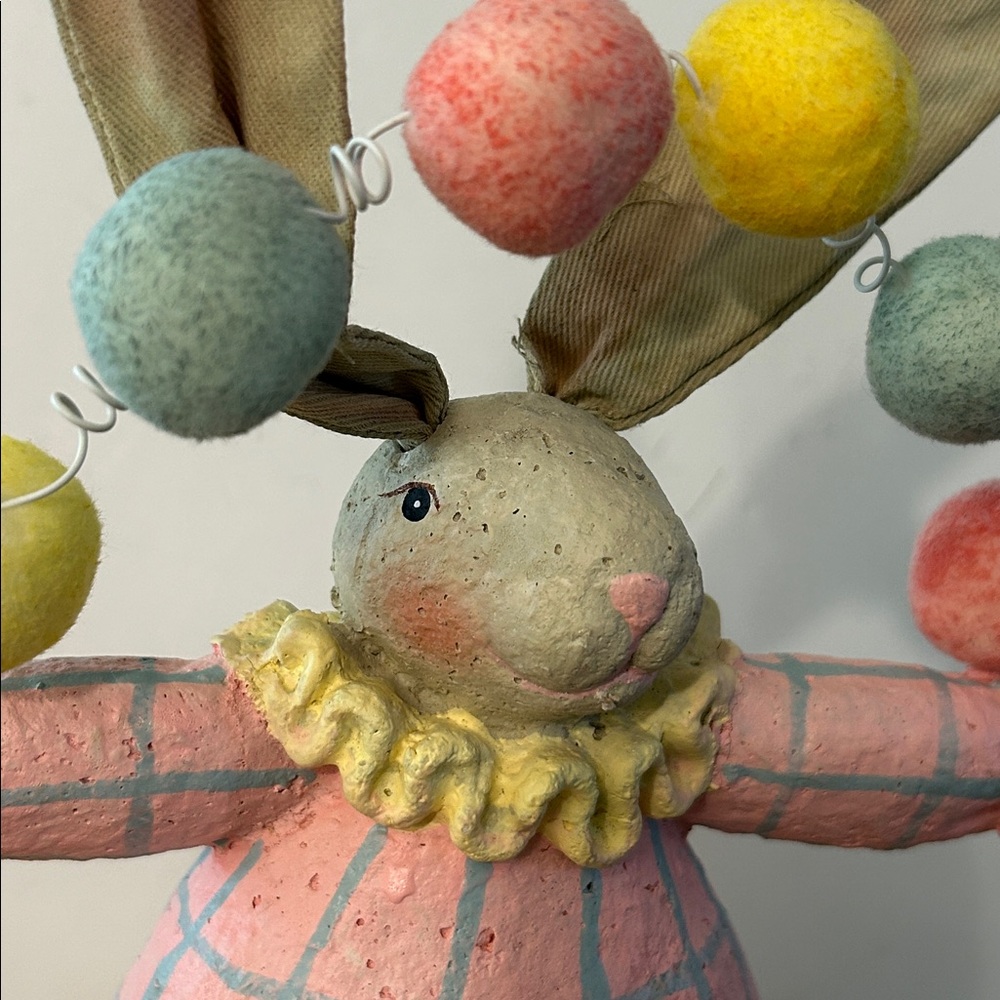 ❌LAST CALL❌ Pink Pastel Bunny clown Figurine with Pom-Pom Garland vintage vibe - Picture 4 of 10